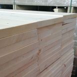 Steigerplank gedroogd en geschaafd extra breed met velling 25x280x5000mm